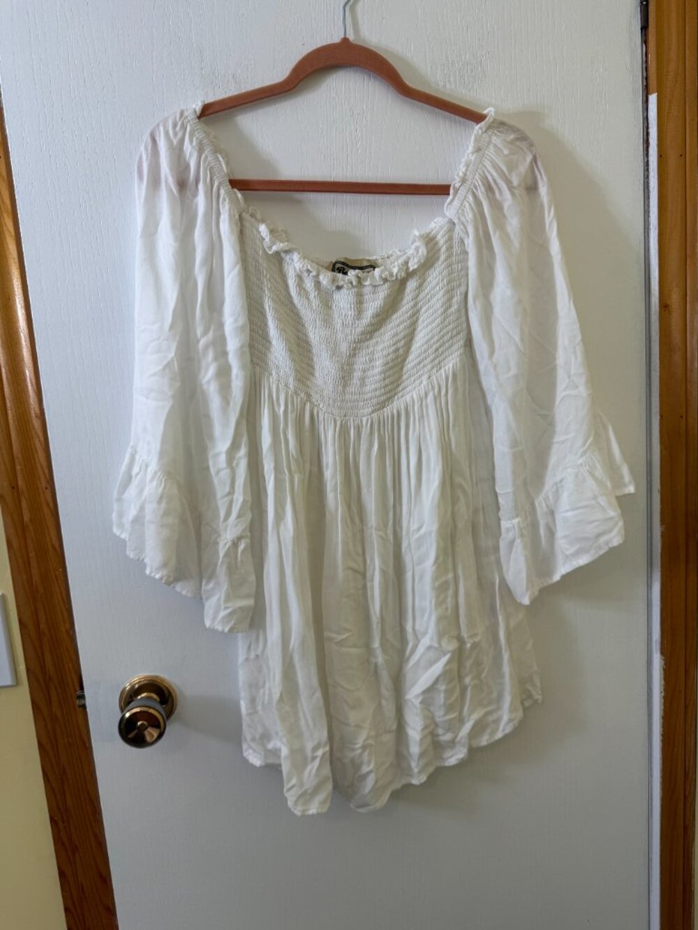 💖 2/40 Bonanza White Smocked Boho Bell Sleeve Mini Dress Size M - Picture 5 of 6